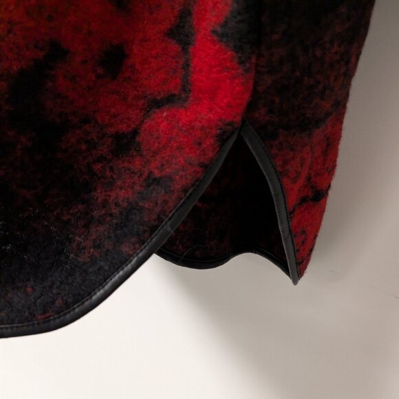 Made in Italy wool faux fur cape - Picture 6 of 10